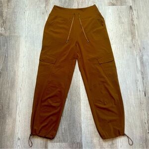Lolë Momentum Cargo Pants Women’s Black Walnut C207 size Medium